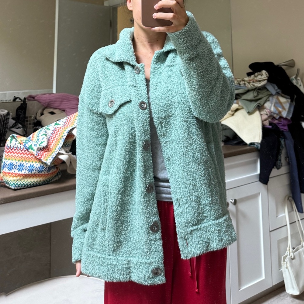 Soft Sherpa green button up